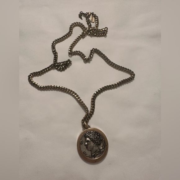 Jenny Bird Pendant necklace - Picture 1 of 2